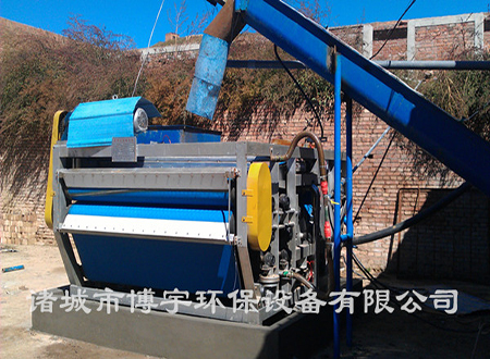 正確對待【帶式汙泥壓濾機】的實際問題，才能（néng）不斷革新進步